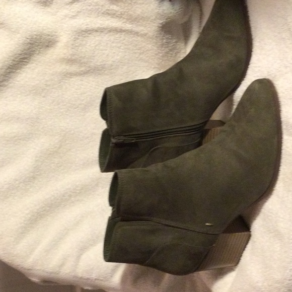 Apt. 9 Shoes - Chic Olive Ankle Boots
